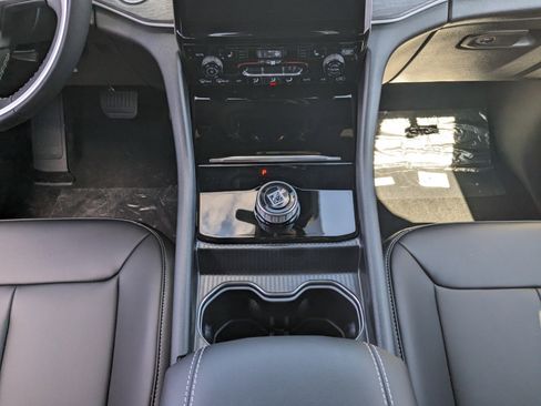 New 2025 Jeep Grand Cherokee L Limited w/ Black Appearance Package image 17