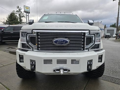 Used 2020 Ford F450 Platinum w/ Camper Package image 2