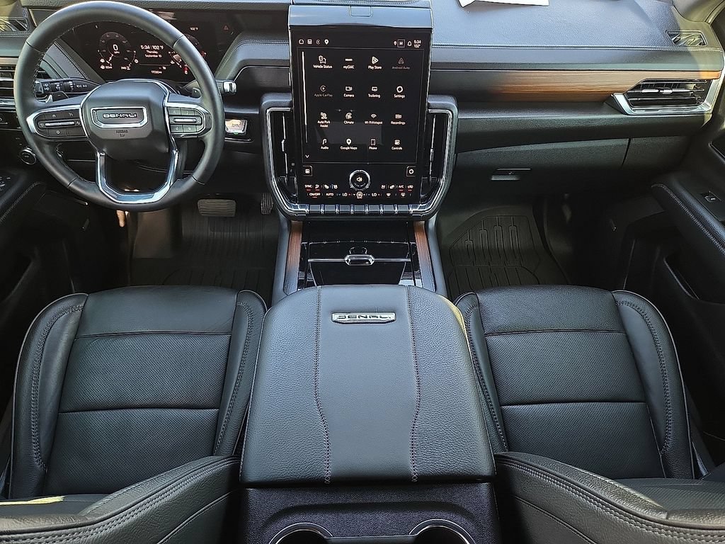 Used 2026 GMC Yukon Denali w/ Sun & Power Step Package AWD/4WD image 10