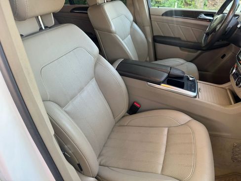 Used 2016 Mercedes-Benz GL 450 4MATIC image 27