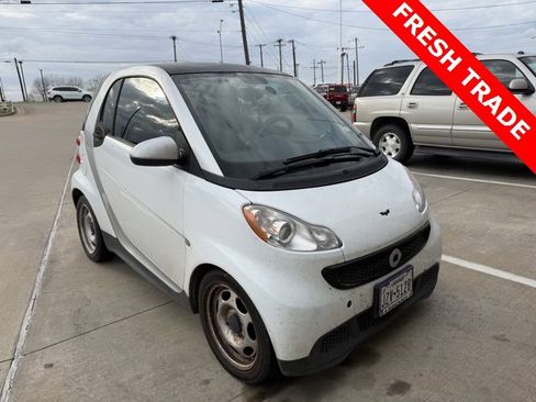 Used 2014 smart fortwo pure image 2