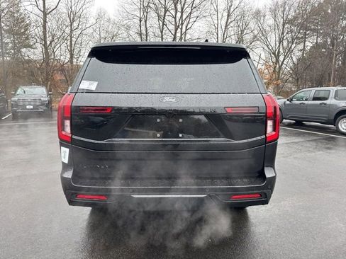 New 2026 Ford Expedition Platinum image 4