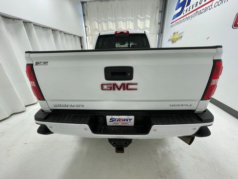 Used 2016 GMC Sierra 2500 Denali w/ Duramax Plus Package AWD/4WD image 10