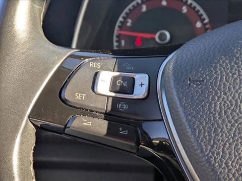 Used 2019 Volkswagen Jetta SE image 11