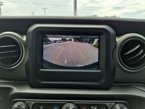 Used 2022 Jeep Wrangler Unlimited Sport AWD/4WD image 23