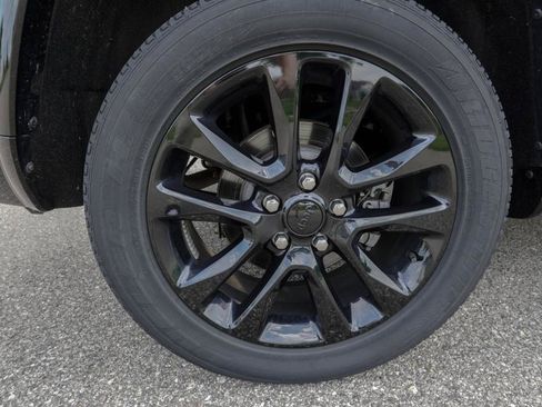Used 2020 Jeep Grand Cherokee Altitude AWD/4WD image 26