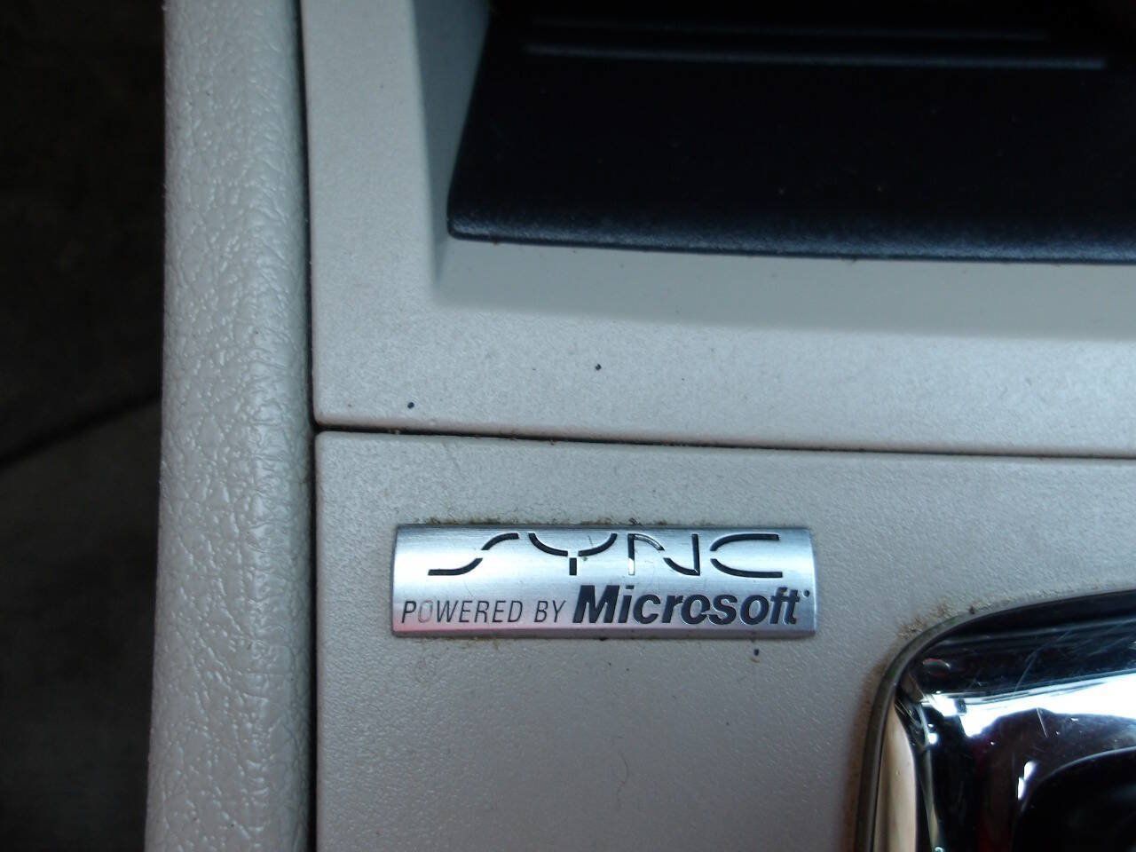 Used 2008 Ford Fusion SEL FWD image 15