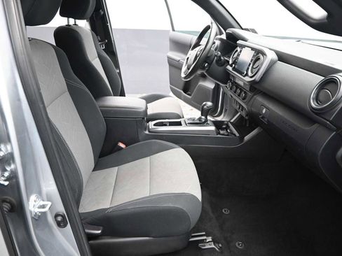 Used 2023 Toyota Tacoma TRD Off-Road image 19