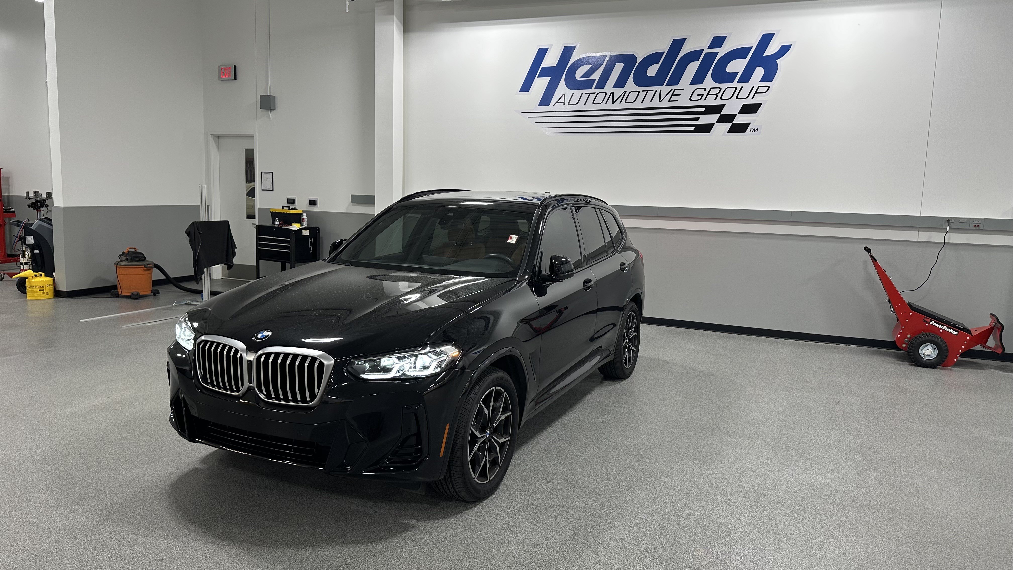 Used 2023 BMW X3 xDrive30i w/ M Sport Package AWD/4WD image 5