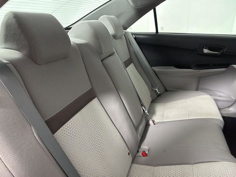 Used 2014 Toyota Camry LE FWD image 18