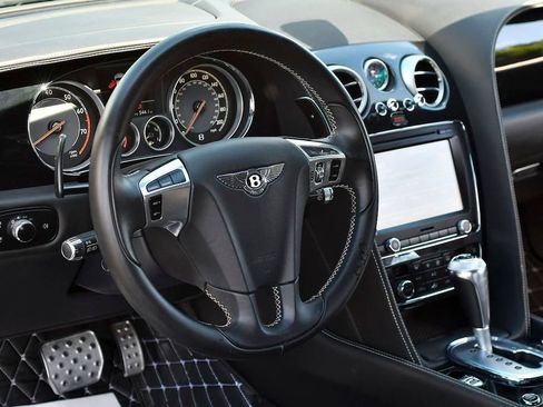Used 2015 Bentley Continental GT image 24