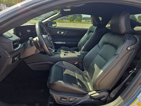 Used 2025 Ford Mustang GT Premium RWD image 15