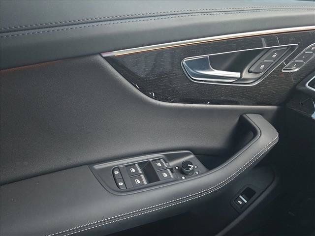 Used 2025 Audi Q8 Prestige AWD/4WD image 25