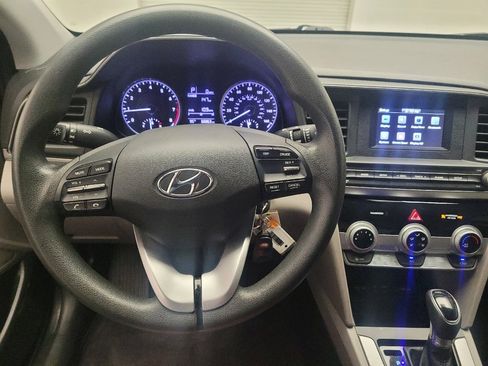 Used 2019 Hyundai Elantra SE FWD image 22