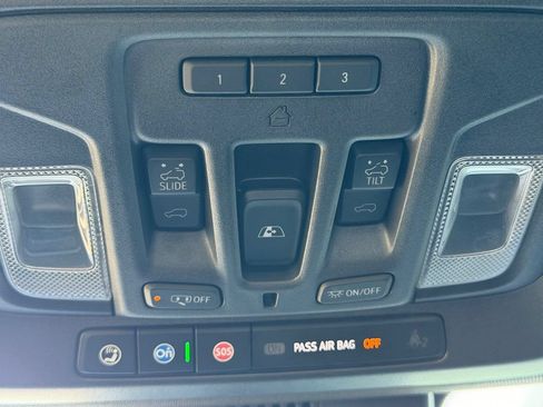 Used 2024 GMC Sierra 1500 AT4 w/ Technology Package AWD/4WD image 41