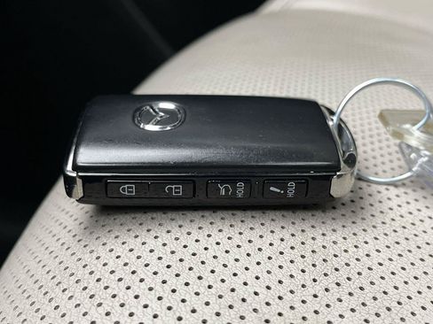 Certified 2024 MAZDA CX-90 Plug-In Hybrid w/ Preferred AWD/4WD image 28