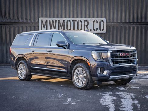 Used 2024 GMC Yukon XL SLT image 1