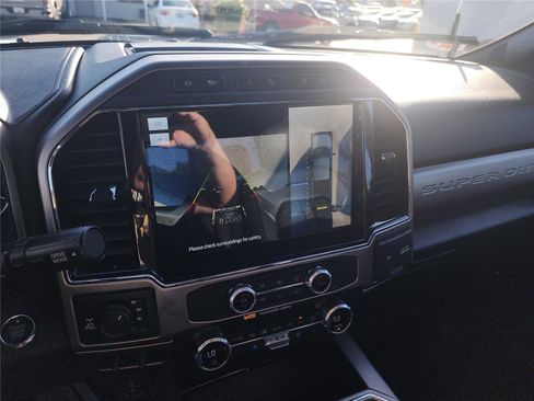 Used 2022 Ford F250 Platinum w/ Tremor Off-Road Package image 36