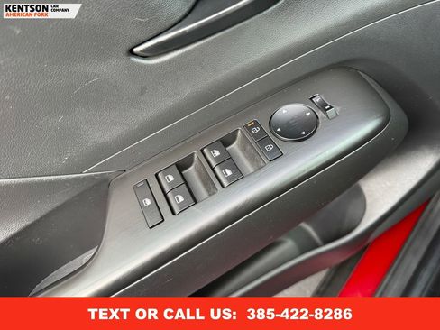 Used 2025 Hyundai Kona SEL image 23