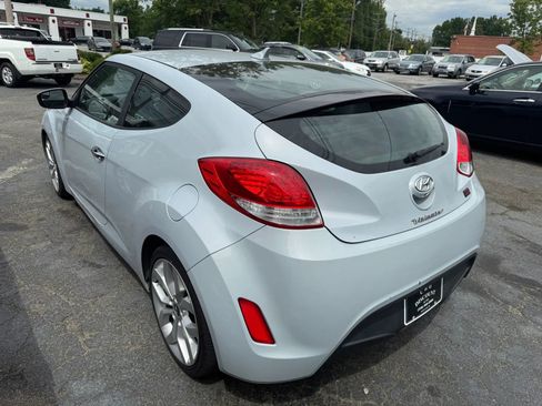 Used 2014 Hyundai Veloster RE:FLEX Edition FWD image 2
