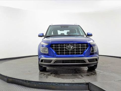 Used 2023 Hyundai Venue Limited image 12