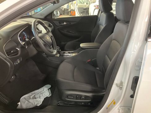 Used 2025 Chevrolet Malibu LT FWD image 14