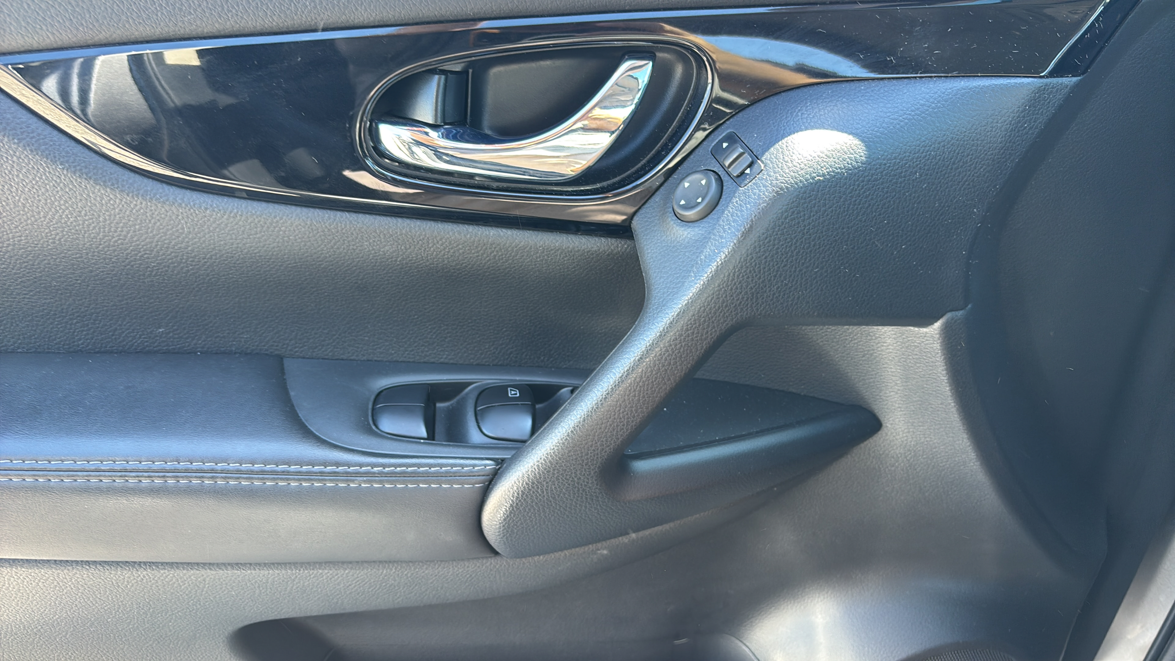 Used 2022 Nissan Rogue Sport SL AWD/4WD image 17