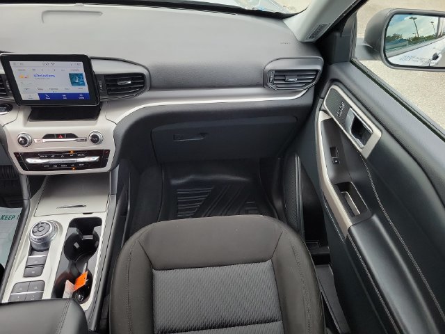 Used 2024 Ford Explorer XLT RWD image 19