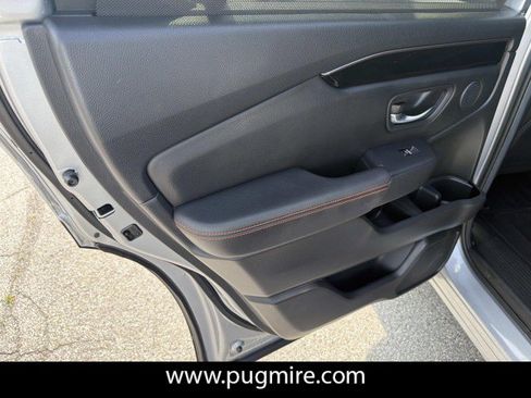 Used 2025 Honda Pilot TrailSport image 21