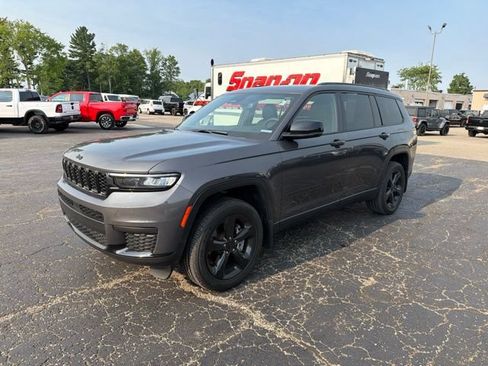 Used 2023 Jeep Grand Cherokee L Laredo AWD/4WD image 5