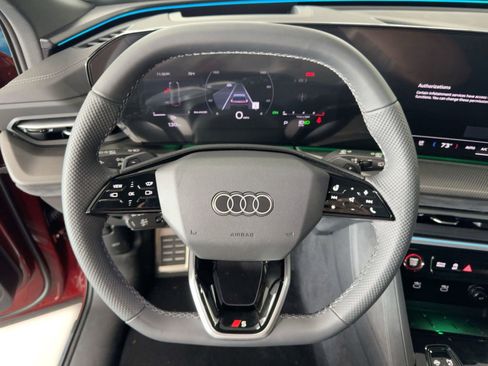 New 2025 Audi SQ5 Prestige image 18