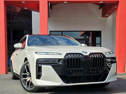 Used 2023 BMW 760i xDrive 760i xDrive w/ Executive Package image 10