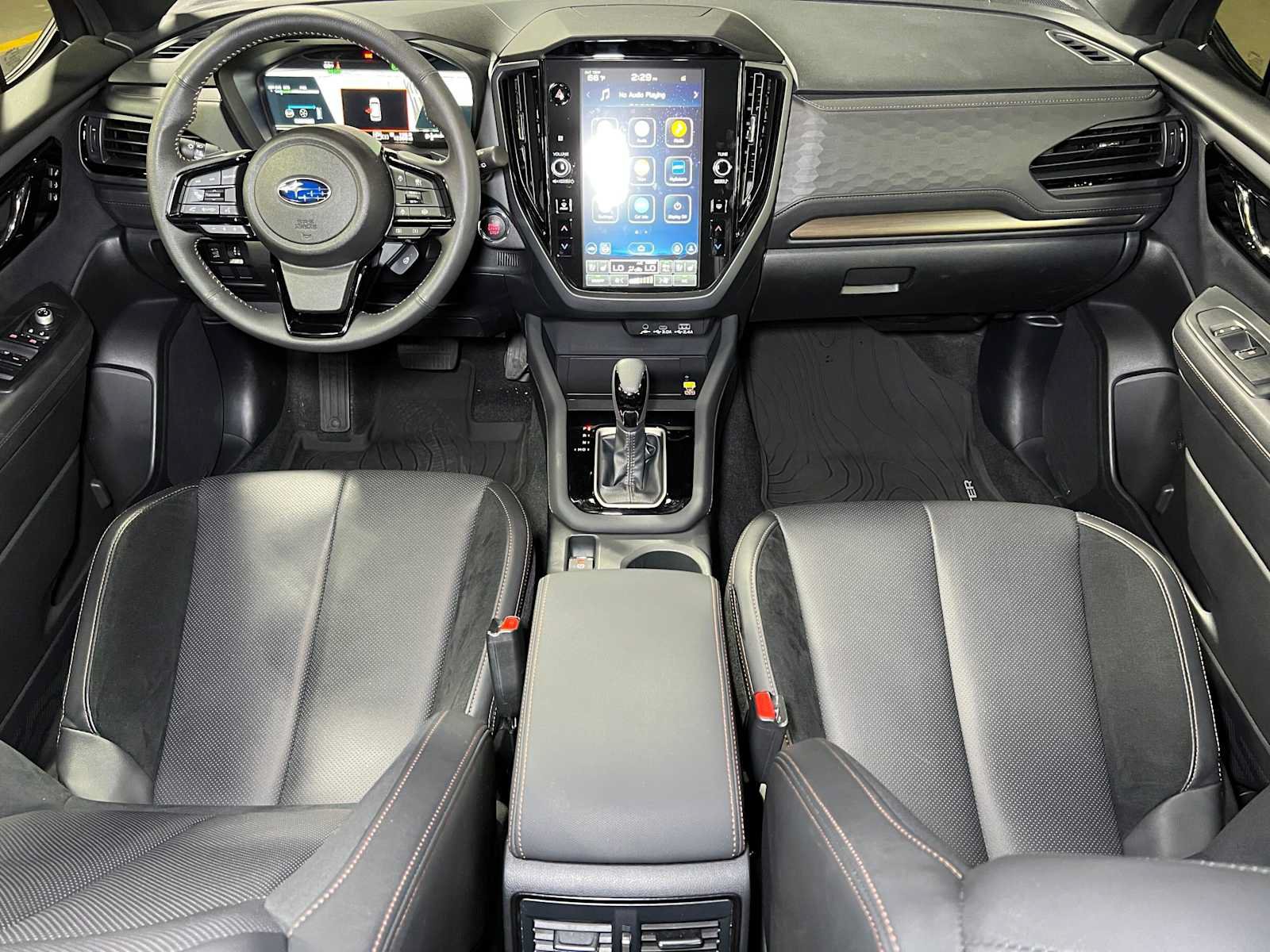 Used 2025 Subaru Forester Touring AWD/4WD image 42