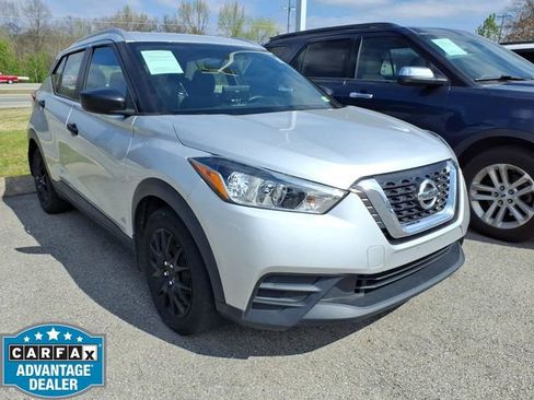 Used 2018 Nissan Kicks S image 1