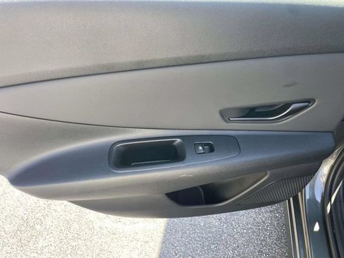 Certified 2025 Hyundai Elantra Sport FWD image 14