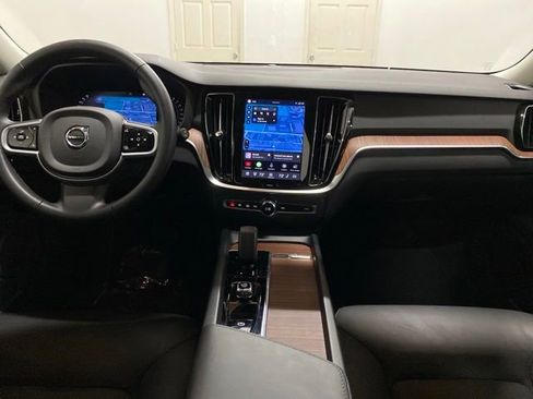Used 2025 Volvo V60 B5 Cross Country Plus AWD/4WD image 14