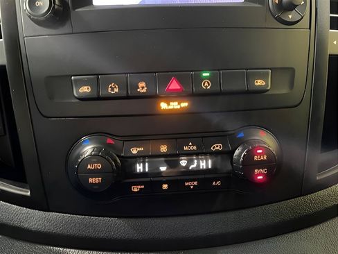 Used 2019 Mercedes-Benz Metris Passenger image 11