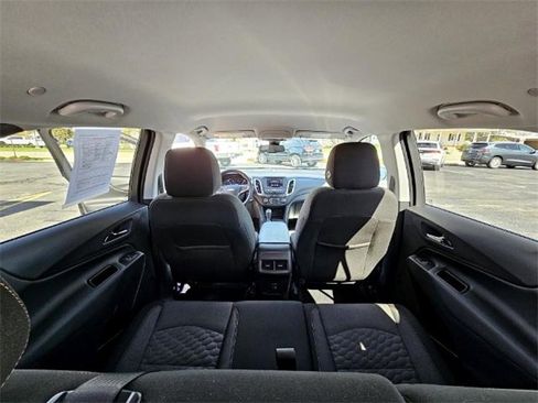 Used 2021 Chevrolet Equinox LT image 22