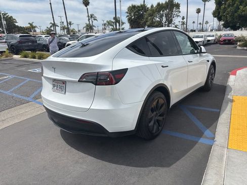 Used 2024 Tesla Model Y Long Range image 23