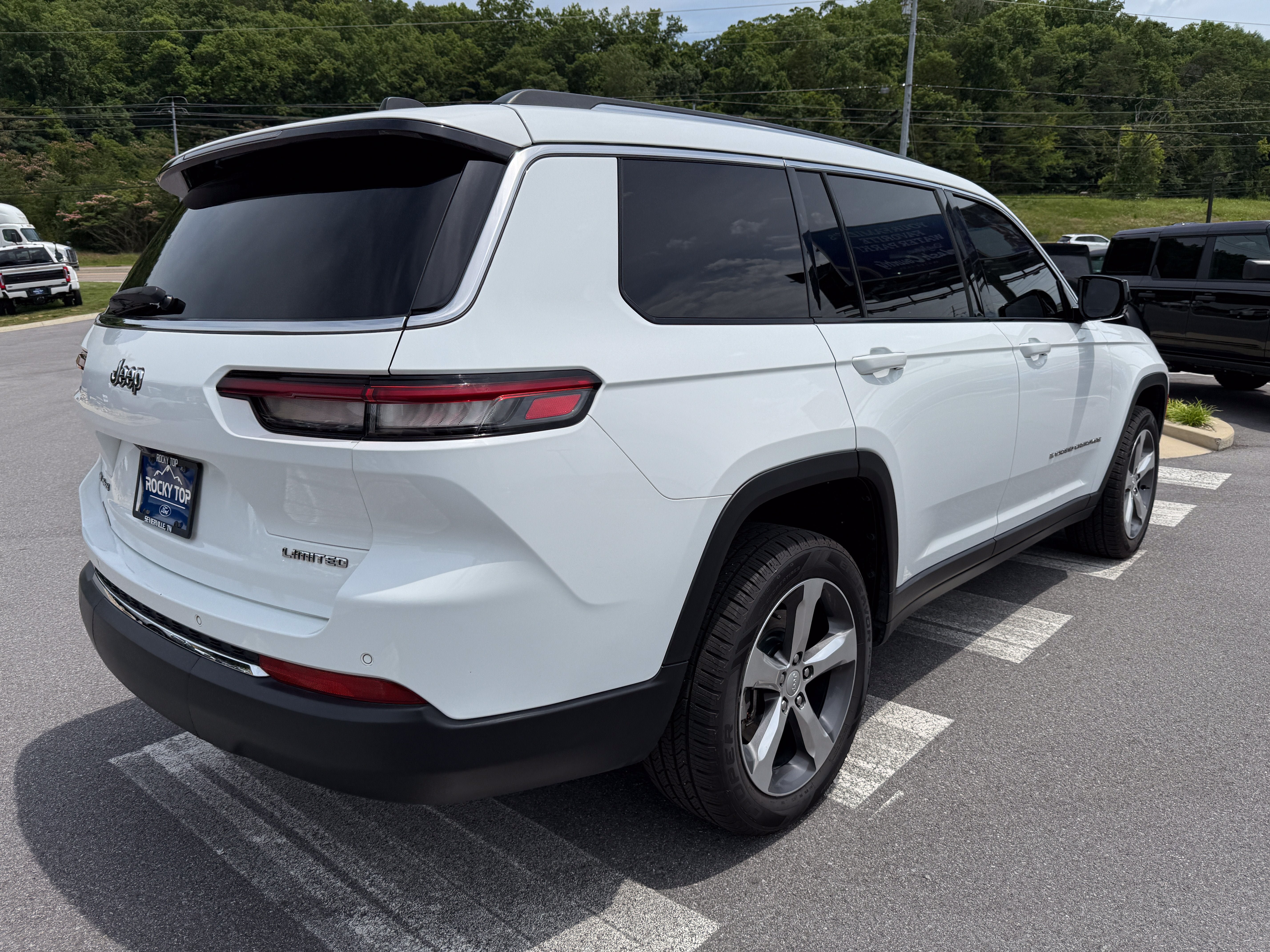 Used 2021 Jeep Grand Cherokee L Limited AWD/4WD image 5
