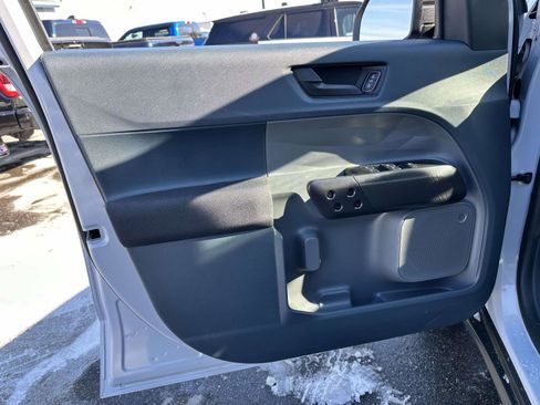 Used 2025 Ford Maverick XL w/ Equipment Group 102A image 10