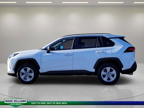 Used 2021 Toyota RAV4 LE image 7