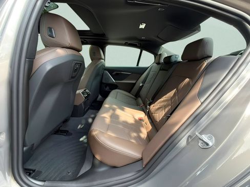 New 2027 BMW i5 xDrive40 AWD/4WD image 21