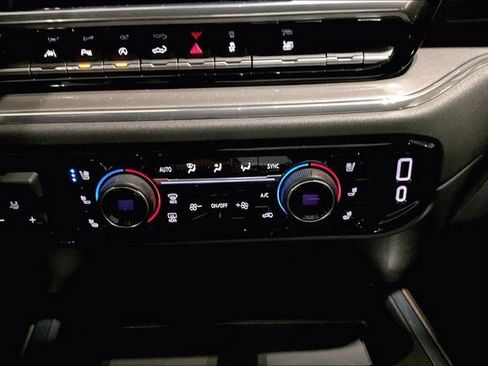 Used 2024 Chevrolet Silverado 1500 High Country w/ Technology Package AWD/4WD image 34