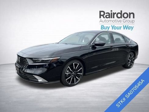 Used 2025 Honda Accord Touring image 3