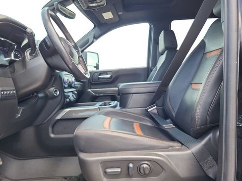 Used 2022 GMC Sierra 2500 AT4 w/ AT4 Premium Plus Package AWD/4WD image 11