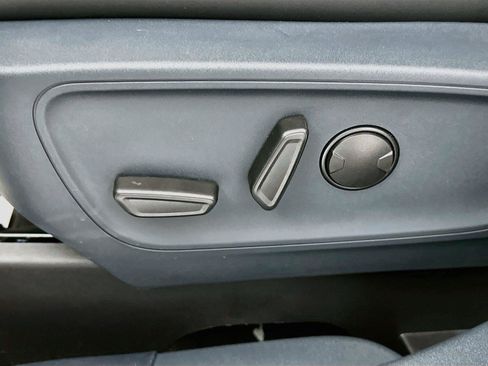 Used 2025 Ford Maverick Lobo AWD/4WD image 19