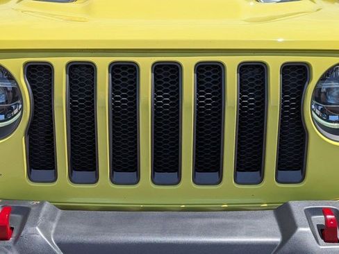 Used 2022 Jeep Wrangler Unlimited Rubicon w/ LED Lighting Group AWD/4WD image 11
