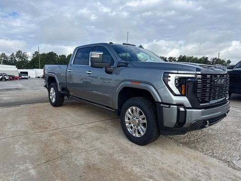 Used 2024 GMC Sierra 2500 Denali Ultimate AWD/4WD image 7