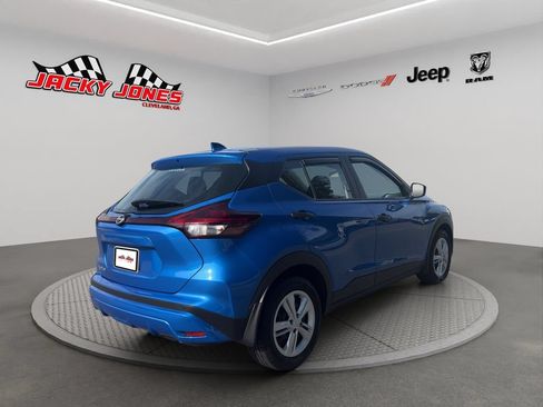 Used 2023 Nissan Kicks S FWD image 10